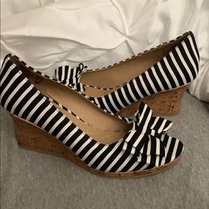black and white  bow wedges!